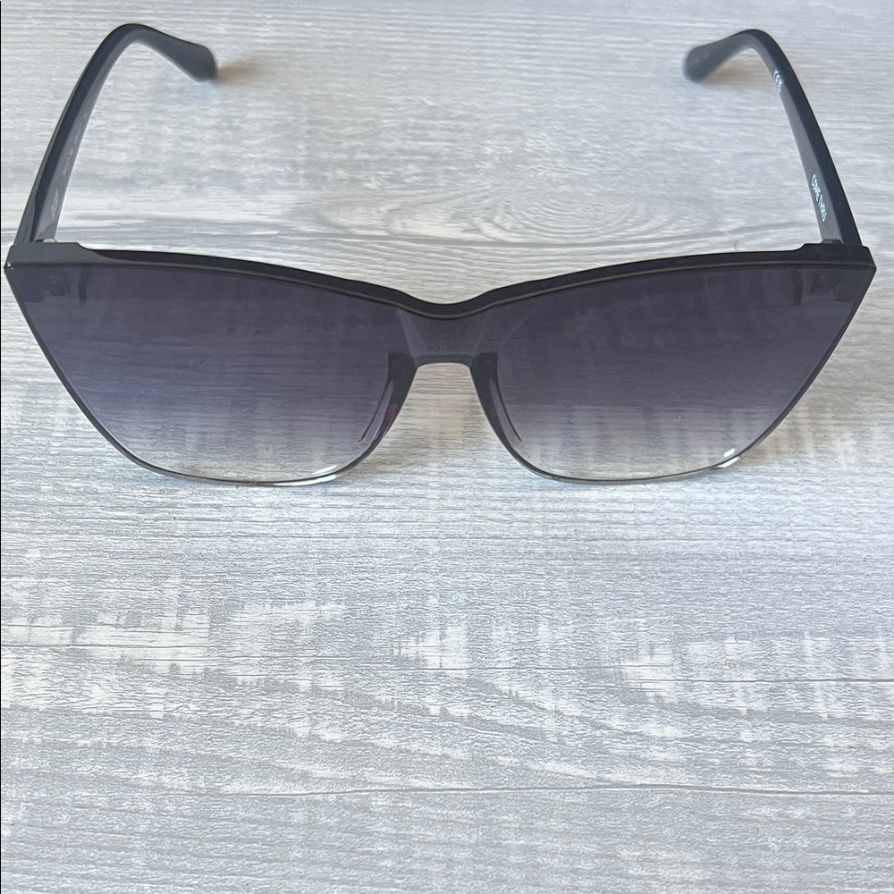 Quay Australia Gradient Black Sunglasses - Picture 4 of 5